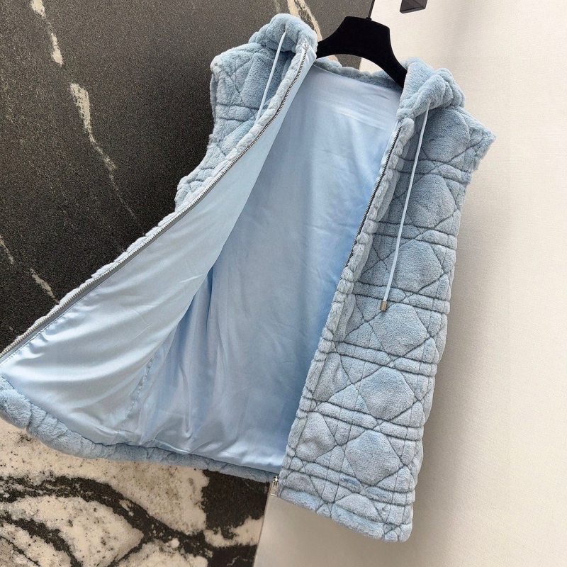 chr1st1an D10r outwear